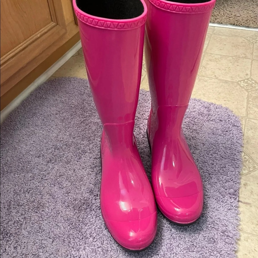 UGG rain boots